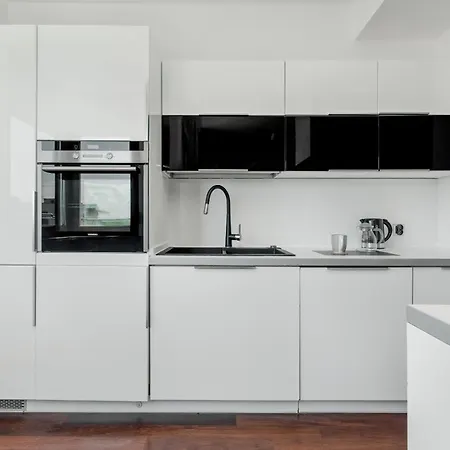 Przytulny Z Parkingiem Partynice We Wroclawiu By Renters