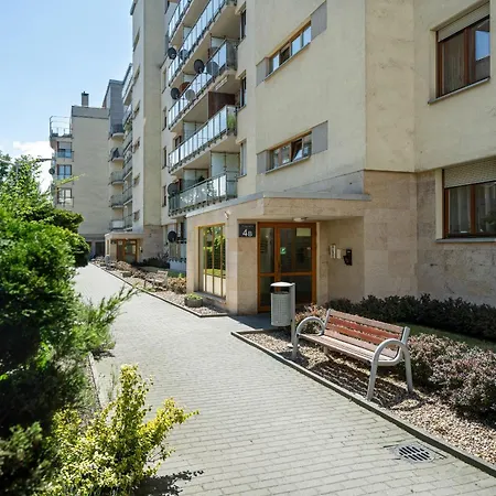 Przytulny Z Parkingiem Partynice We Wroclawiu By Renters Vratislav