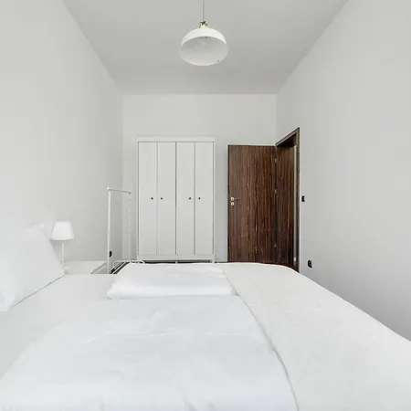 Przytulny Z Parkingiem Partynice We Wroclawiu By Renters Appartement