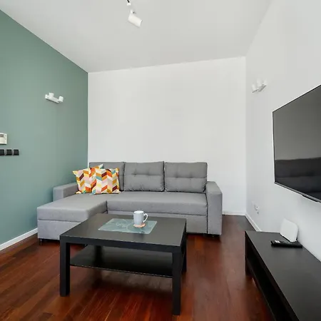 Przytulny Z Parkingiem Partynice We Wroclawiu By Renters Apartment